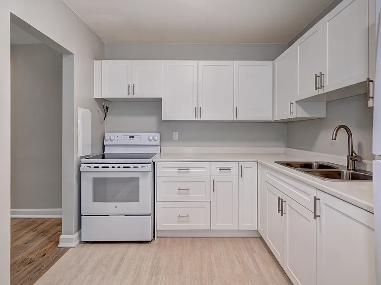 202 Hespeler Rd — Photo 23