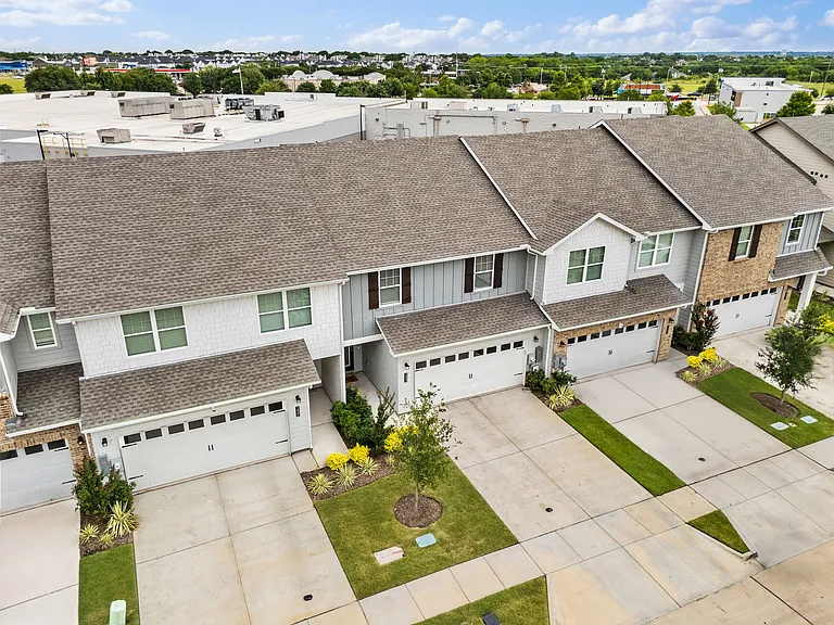 233 Berthe Ct — Photo 43