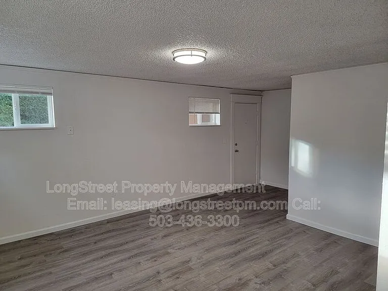 205 NW Kings Blvd #1 — Photo 4