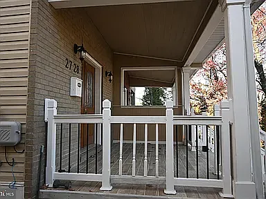 6 bed, 2172 sqft, $7,250 — Photo 2