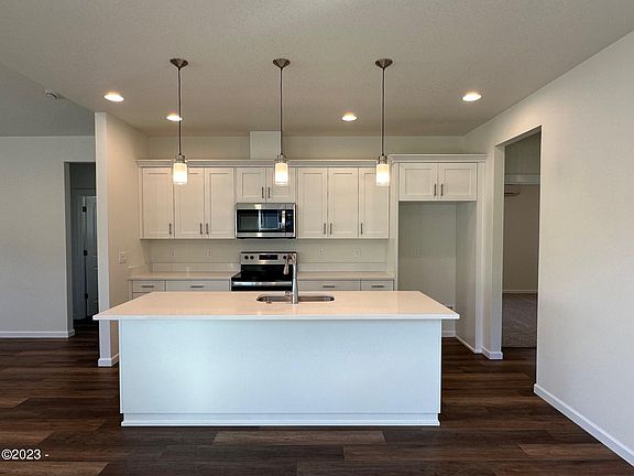 5th image of 614 SE 44th St #55