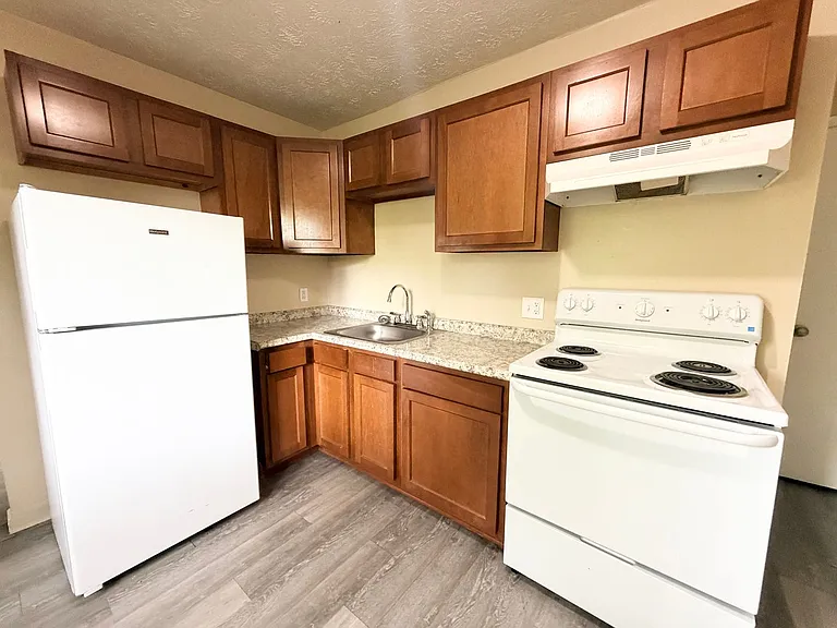 2459 Montana Ave — Photo 18