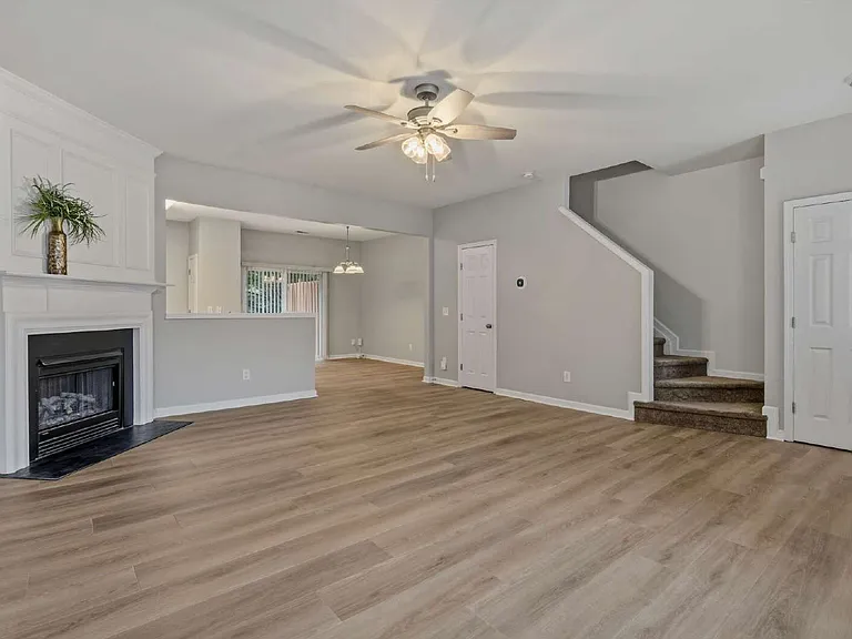 8515 Mount Valley Ln — Photo 8