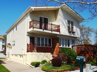 55 Strawberry Ln, Staten Island, NY 10312