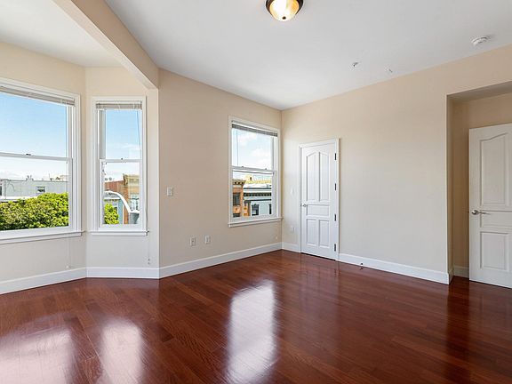 3rd image of 103 Duboce Ave