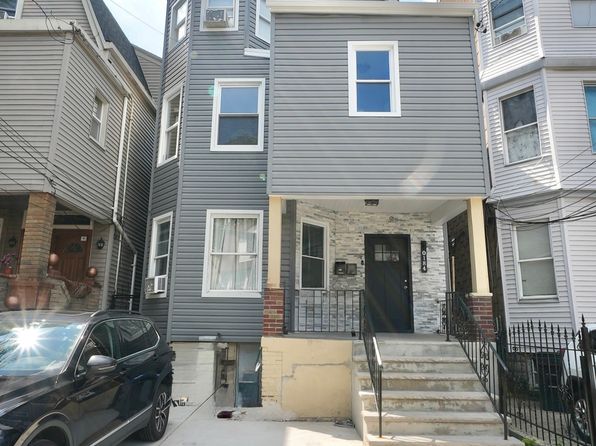 184 N 11th St FLOOR 2
