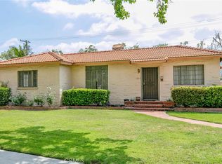 1422 W Riverside Dr, Burbank, CA 91506