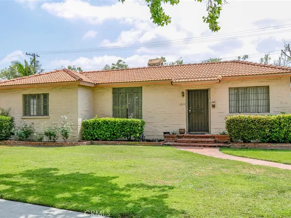 1422 W Riverside Dr, Burbank, CA 91506