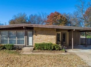 1205 N Cherokee Ave, Claremore, OK 74017