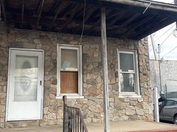409 Flower St, Chester, PA 19013