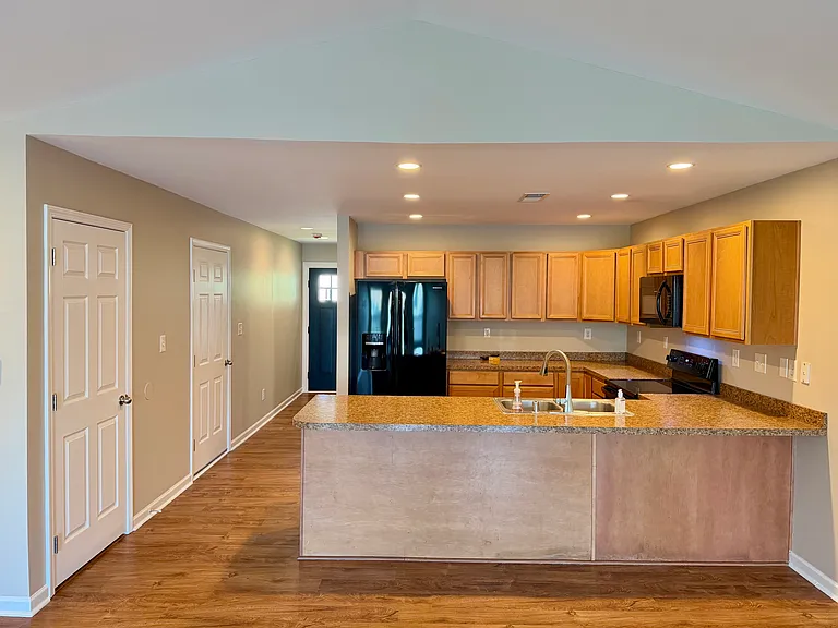 205 Shell Ct — Photo 4