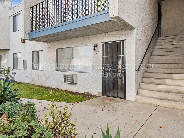 449 S Mollison Ave #3 — Photo 2