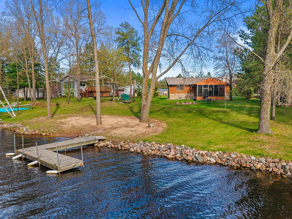 1st image of 928 Essex Ct