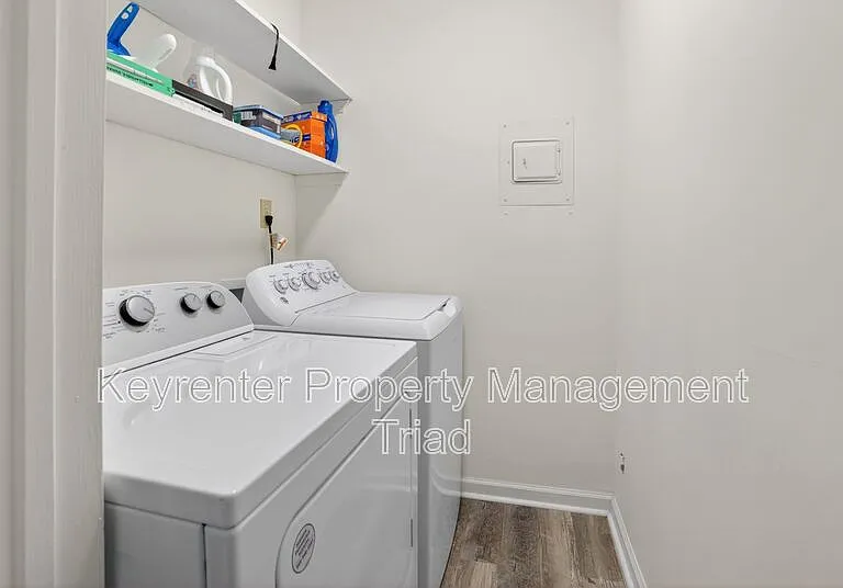 115 S Mendenhall St #C — Photo 8