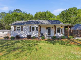 1825 Mollys Backbone Rd, Sherrills Ford, NC 28673