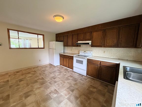 5th image of 398 Wilson Street