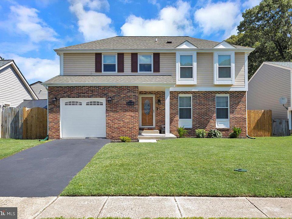 1st image of 2918 Crystal Palace Ln