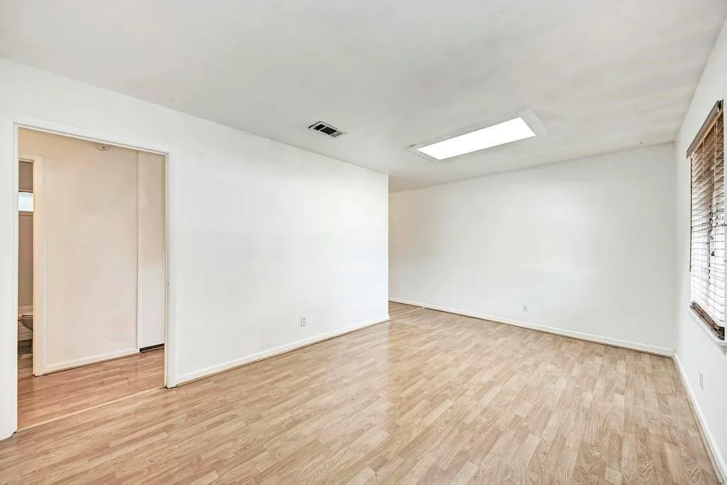 2 bed, 1.0 bath, 800 sqft, $1,995 — Photo 4