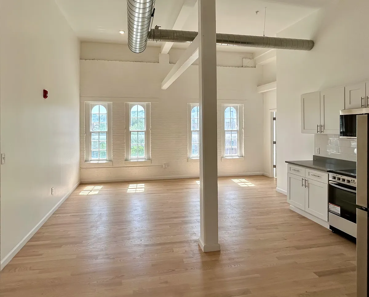 Building Photo - 155 River St #5D