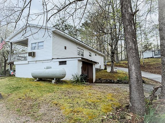 4th image of 210 Echo Rd