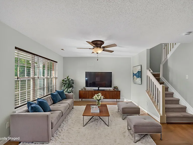 80 Tannenbaum Cir — Photo 3