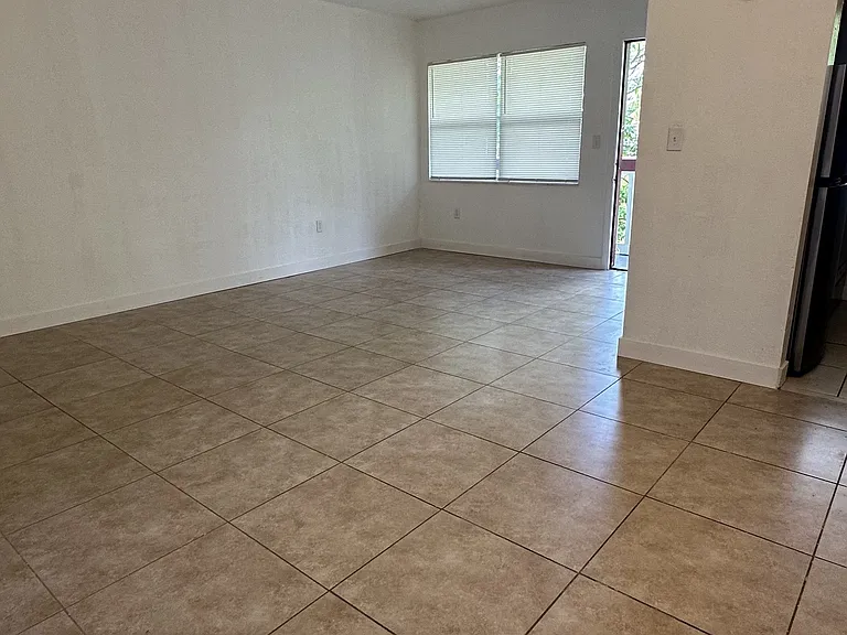 610 NE 123rd St — Photo 17