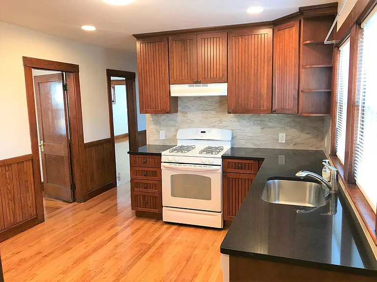 3 Edgar Ct #2 — Photo 3