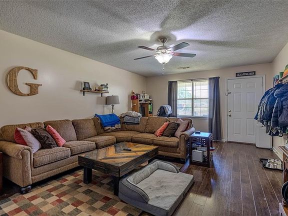 4th image of 15 Oakcrest Trl NE