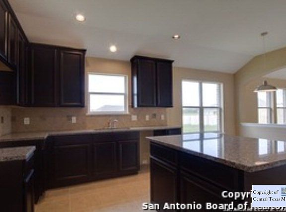 4th image of 7942 Deepwell Dr