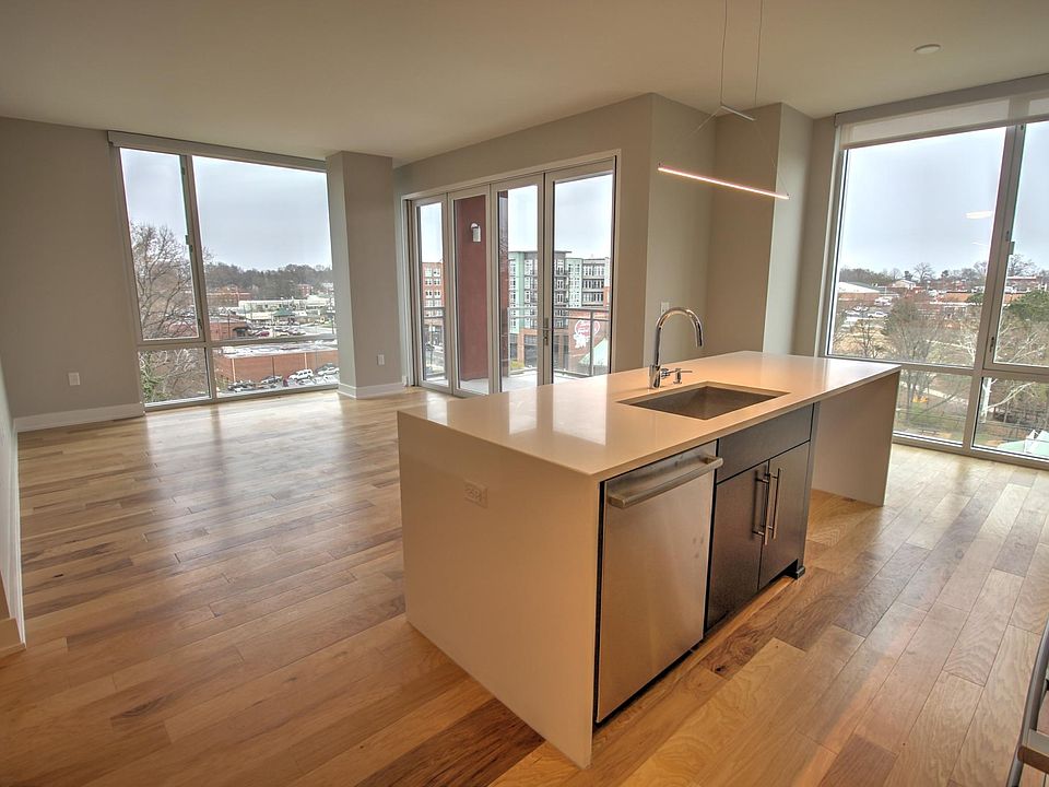 1st image of 400 Hunt St Unit 403
