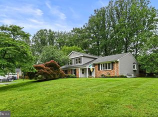 1716 Saddle Ridge Ct, Vienna, VA 22182