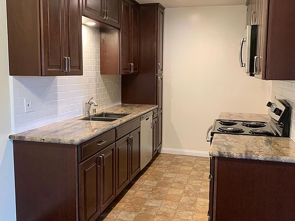 3rd image of 702 E Palm Ave APT B