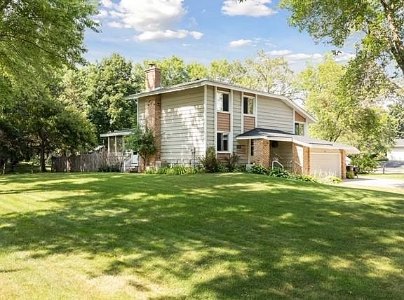 3rd image of 1408 132nd St E
