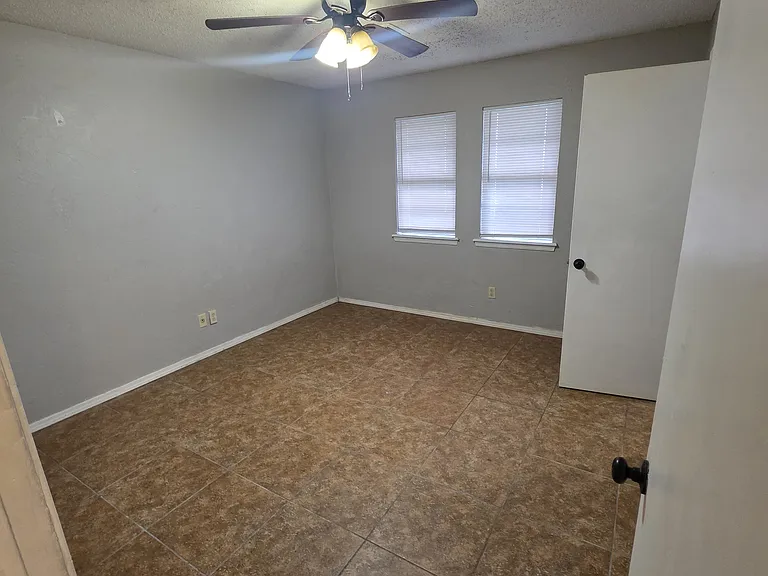 3112 Birch Ln — Photo 6