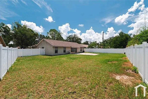 3 bed, 1308 sqft, $2,200 — Photo 2