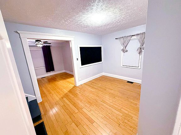 5th image of 229 Chittenden Ave