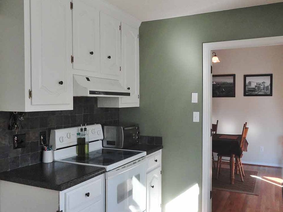 Another view of the kitchen