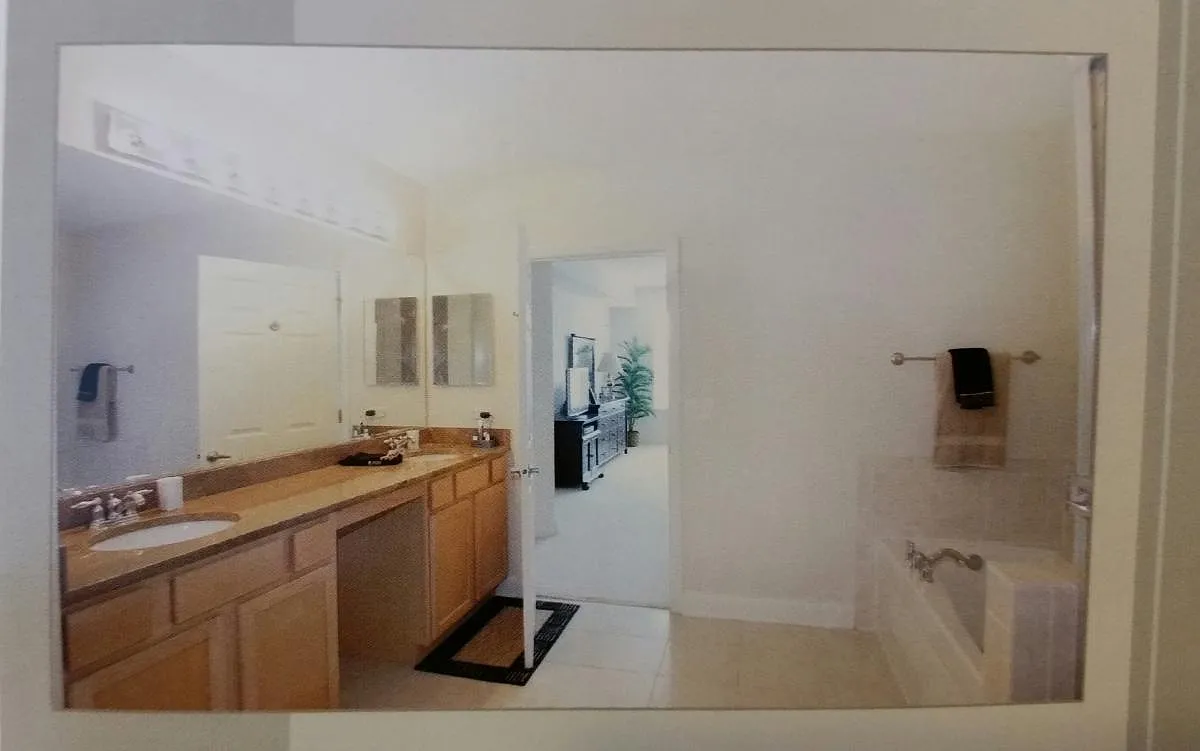 3 bed, 2450 sqft, $4,100 — Photo 2