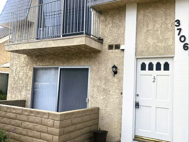 3706 Del Amo Blvd — Photo 2