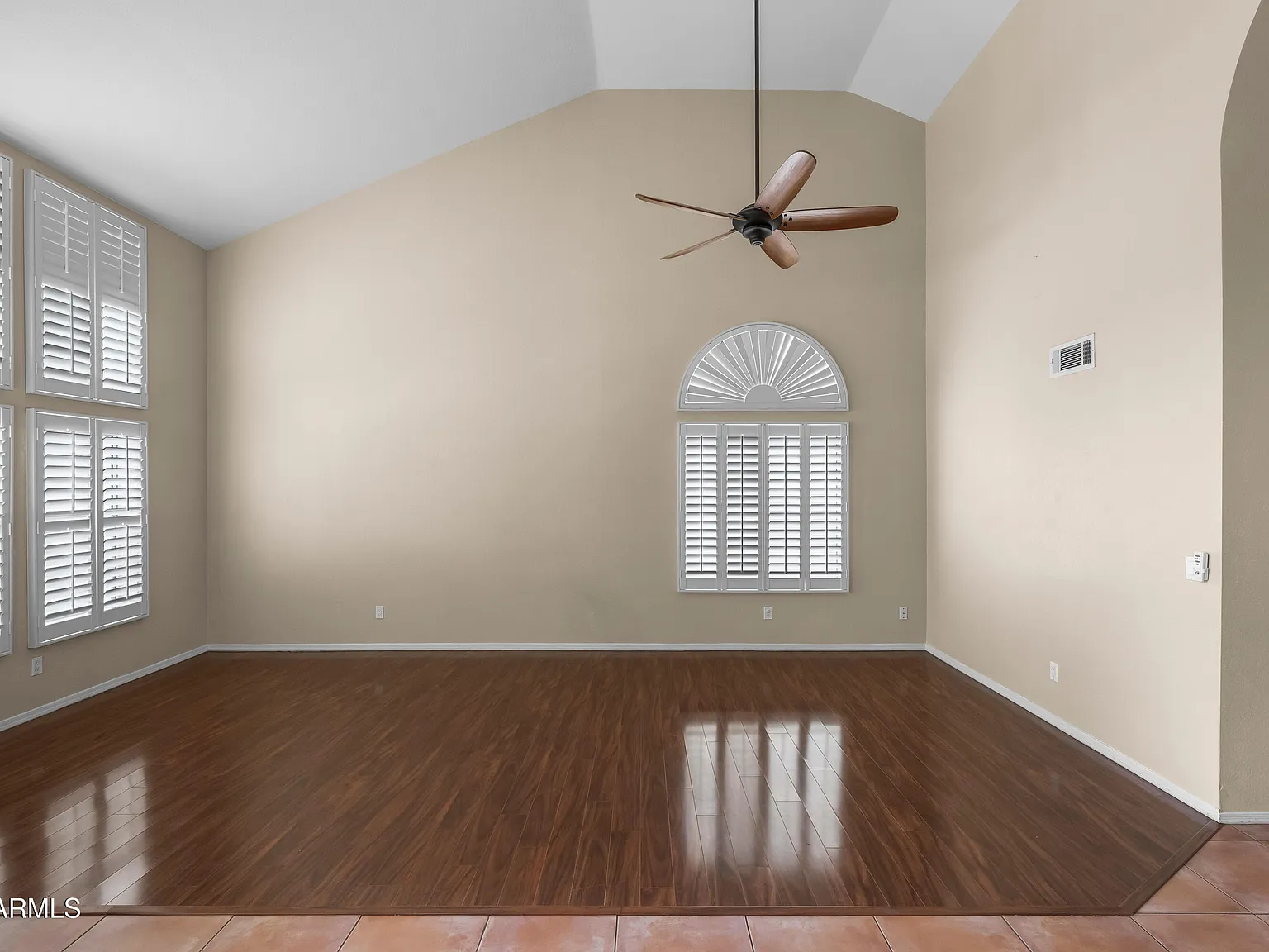 3 bed, 2.5 bath, 1933 sqft, $2,800 — Photo 3
