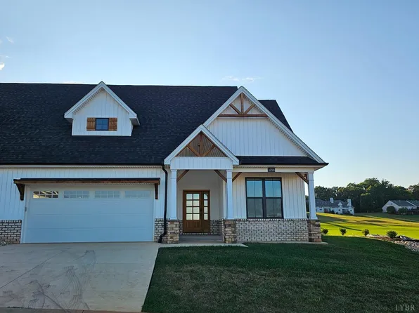 1120 Titleist Dr, Forest, VA 24551