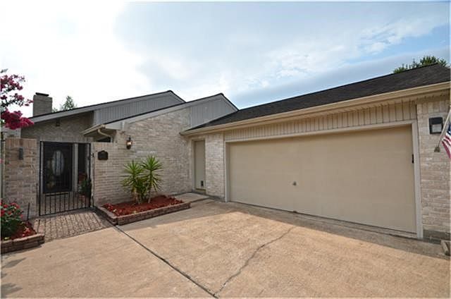 1st image of 223 Essex Pl