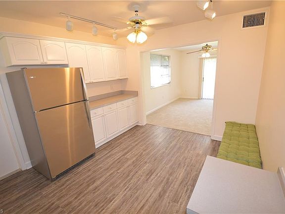 4th image of 584 Val Mar Dr