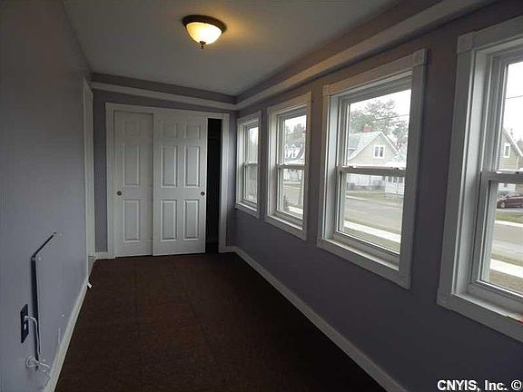 3rd image of 18 Wilna Ave