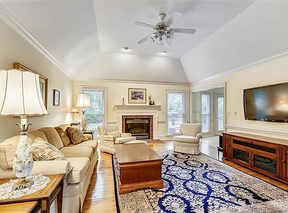 5th image of 4601 Channing Park Way
