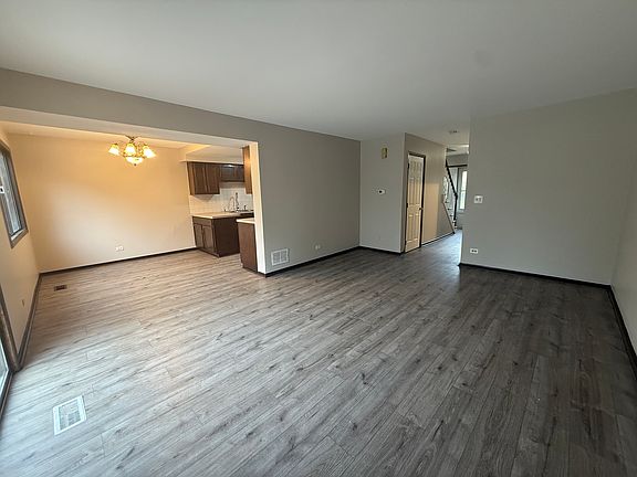 5th image of 1951 Windward Ln