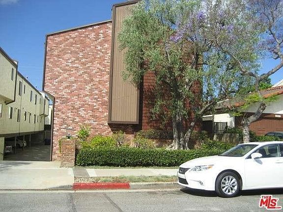 4th image of 2666 31st St