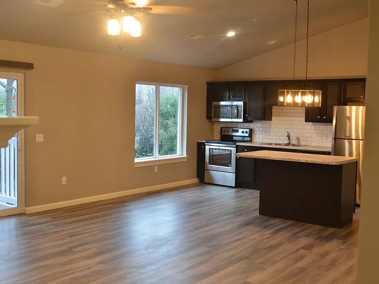 301 W Valley Rd #5 — Photo 2
