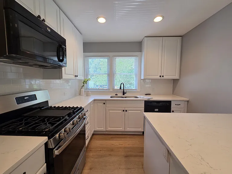3823 E Wonder Lake Rd — Photo 11