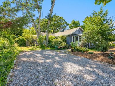 561 N Windsor Avenue, Brightwaters, NY, 11718